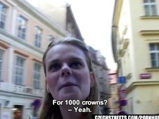 Tschechische Straßen - Veronika Bläst Dick Für Bargeld