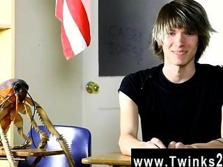 Hardcore Homosexuell Junge Casey Jones Ist 18 Jahre Alt Und Frisch Auf Den Porno