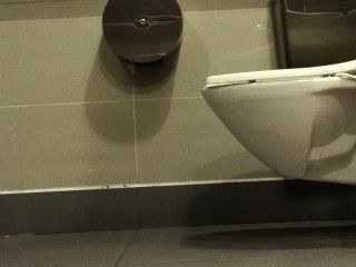 Spycam Bei Männern Toilette 01