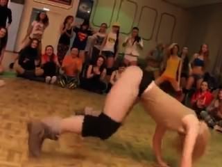 2014 Weißes Mädchen Twerking Wettbewerb