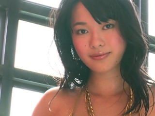 Tomoe Yamanaka - Goldbikini