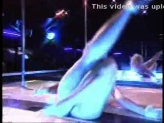 Nina Hartley Tanzt Nackt Auf Der Bühne