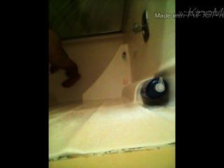 Teenager In Der Dusche Masturbiert