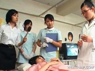 Asiatisch Niedlich Patient Bekommt Muschi Beim Frauenarzt überprüft