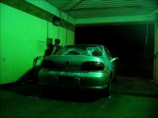 Mein Auto In Einer Windel Und T-shirt Waschen